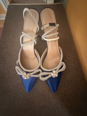 GORGEOUS Rhinestone bow and strap 4.5 inch heel Women's size 14/Mens 12